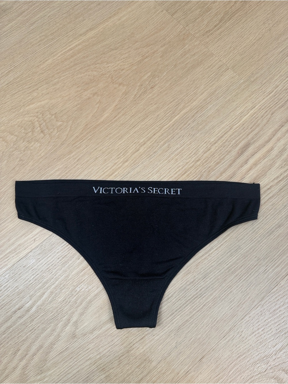 Victoria's Secret Thong Panty M